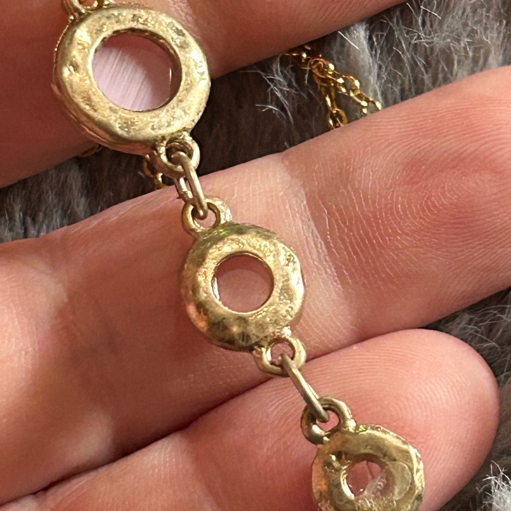 Elegant graduated drop blush pink glass stone pendant on chain necklace - Picture 6 of 7